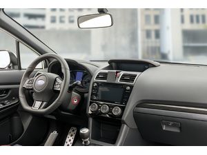 Brodit ProClip montážna konzola pre Subaru Impreza 12-16, na stred