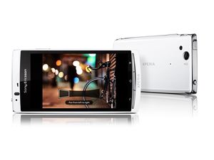 Sony Ericsson Xperia arc S - biela
