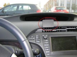 Brodit ProClip montážna konzola pre Toyota Prius 10-16, na stred
