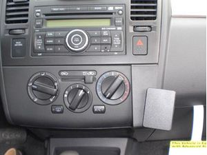 Brodit ProClip montážna konzola pre Nissan Tiida/Tiida lát 07-11, na stred vpravo