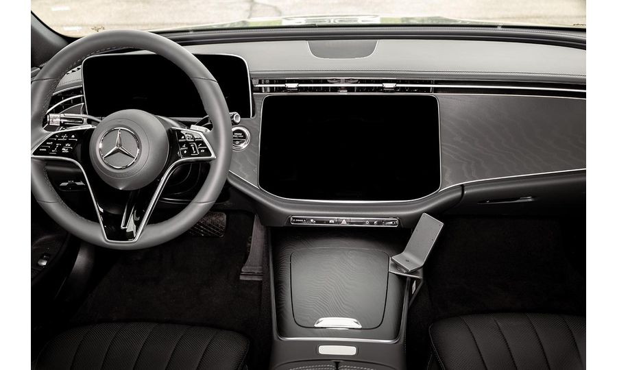 Montážny držiak Brodit ProClip pre Mercedes Benz triedy E, kombi, sedan, 24 - 26, pravou stranou nadol