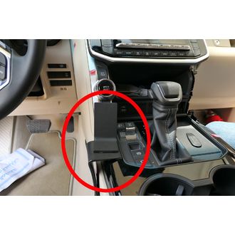 Montážny držiak Brodit ProClip pre Toyotu LandCruiser 300 21-23, stred zľava nadol