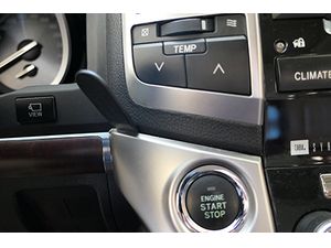 Montážny držiak Brodit ProClip pre Toyotu LandCruiser V8 08-15, stredový ľavý