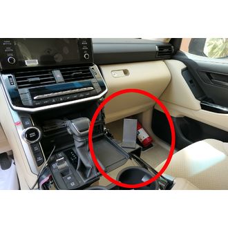Brodit ProClip montážna konzola pre Toyota LandCruiser 300 21-24, stredom doprava nadol