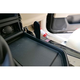 Brodit ProClip montážna konzola pre Toyota LandCruiser 300 21-24, stredom doprava nadol