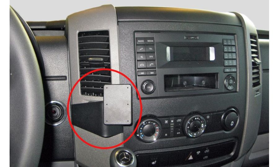 Brodit ProClip pre Mercedes Benz Sprinter 07-18, na stred pod mriežku ventilácie