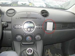 Brodit ProClip montážna konzola pre Mazda 2 08-10, na stred vpravo