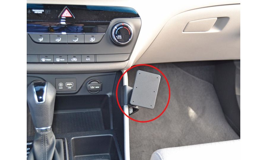 Brodit ProClip montážna konzola pre Hyundai Tucson 16-20, na stred vpravo