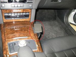 Brodit ProClip pre Mercedes Benz E-Class Sedan 09-16/Stationwagon 10-16 (len pákové radenie), dole