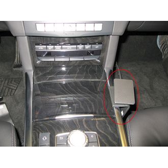 Brodit ProClip pre Mercedes Benz E-Class Sedan 09-16/Stationwagon 10-16 (len pákové radenie), dole
