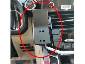 Brodit ProClip montážna konzola pre Toyota LandCruiser 300 21-23, stred zľava nadol