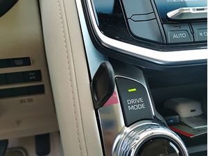 Brodit ProClip montážna konzola pre Toyota LandCruiser 300 21-23, stred zľava nadol