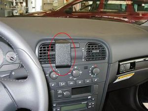 Brodit ProClip montážna konzola pre Volvo S40/V40 01-03, na stred vľavo