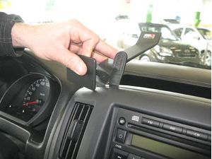 Brodit Montážny držiak ProClip pre Nissan Evalia 10-21/NV200 10-23, na stred