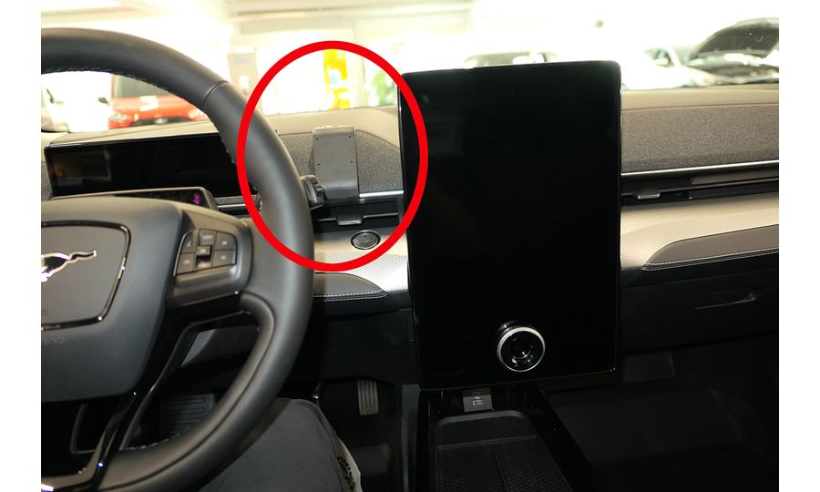 Brodit Montážny držiak ProClip pre Ford Mustang Mach-E 20-24, na stred