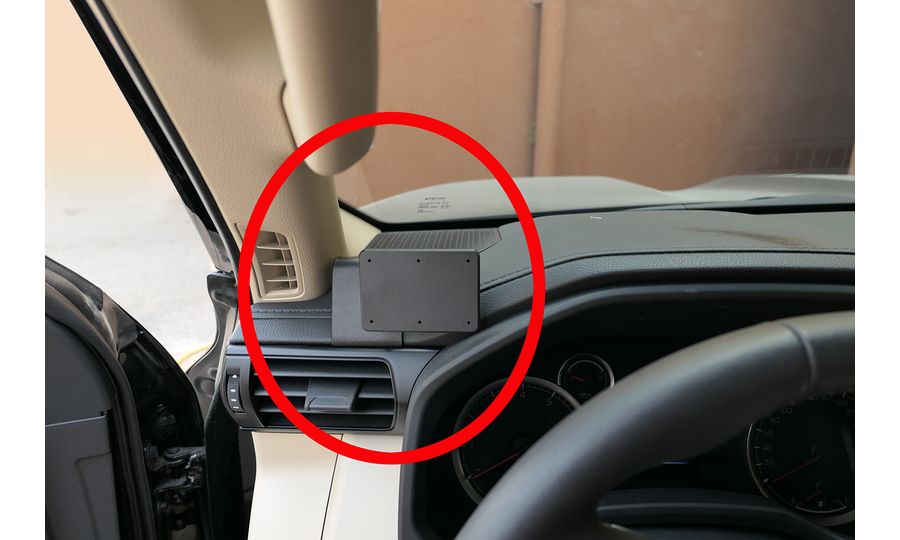 Brodit Montážny držiak ProClip pre Toyotu LandCruiser 300 21-23, vľavo nad mriežkou ventilácie