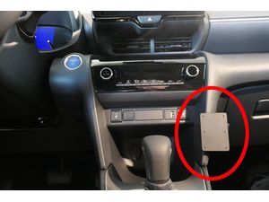 Brodit Montážny držiak ProClip pre Toyotu Yaris Cross 22-24, na stred