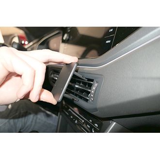Brodit ProClip montážny držiak pre Volkswagen Taigo 22-24, na stred
