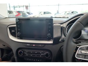 Brodit ProClip Kia Ceed/ProCeed 19-23/XCeed 20-23 (len pre 8,2" alebo 10,2" displej), vpravo v strede