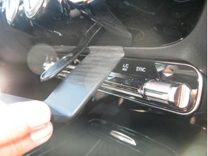 Brodit Montážny držiak ProClip pre Mercedes Benz A-Class 18-24/CLA-Class 19-24, pre stred