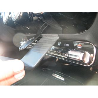 Brodit Montážny držiak ProClip pre Mercedes Benz A-Class 18-24/CLA-Class 19-24, pre stred