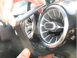Brodit Montážny držiak ProClip pre Mercedes Benz A-Class 18-24/CLA-Class 19-24, pre stred