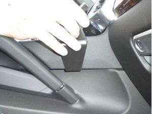 Brodit ProClip montážna konzola pre Porsche Cayenne 11-18, na stred vpravo