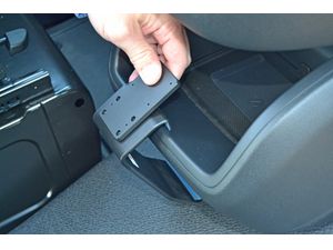 Brodit Montážny držiak ProClip pre Mercedes Benz Metris 16-23 USA, stredom nadol