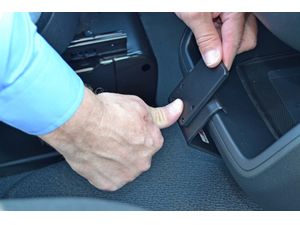 Brodit Montážny držiak ProClip pre Mercedes Benz Metris 16-23 USA, stredom nadol