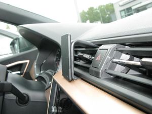 Brodit Montážny držiak ProClip pre Seat Ibiza/Arona 18-21, pre stred