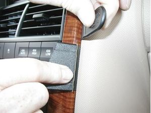 Brodit ProClip montážna konzola pre Ford Explorer 06-10/Explorer Sport Track 07-10, na stred vpravo