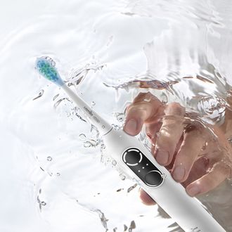 USMILE P10 PRO sonická zubná kefka, 34 000 oscilácií/min, 3 režimy, biela