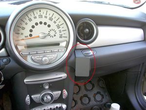 Brodit ProClip pre Mini Cooper 07-14/Clubman 08-15/Convertible 08-16 (bez horného priestoru), pre stred