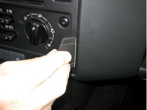 Brodit ProClip montážna konzola pre Land Rover Defender 07-16, na stred
