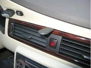 Brodit ProClip montážna konzola pre Volvo S80 07-11/V70 II 08-11/Volvo XC70 08-11, na stred