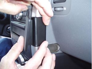 Brodit ProClip montážna konzola pre Nissan X-Trail 08-13, na stred