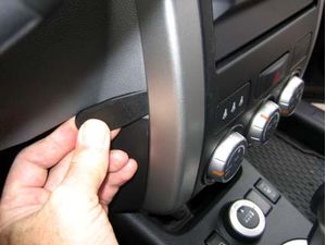Brodit ProClip montážna konzola pre Nissan X-Trail 08-13 (nie pre vozidlá s navigáciou), na stred