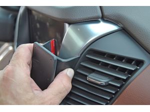 Brodit ProClip montážna konzola pre Chevrolet Suburban/Tahoe 15-19, na stred vpravo