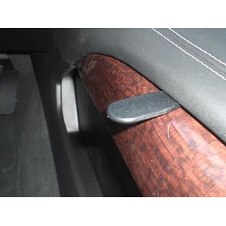 Brodit ProClip montážna konzola pre Chevrolet Suburb/Tahoe/GMC Yukon 15-20, na stred vľavo dole