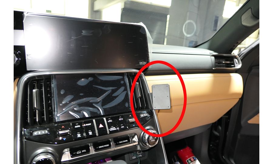 Brodit Montážny držiak ProClip pre Lexus LX Series 22-24, vpravo uprostred