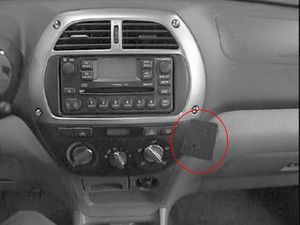 Brodit ProClip montážna konzola pre Toyota RAV 4 01-03, na stred vpravo