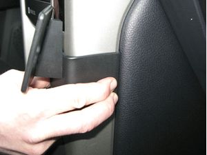 Brodit ProClip pre Toyota LandCruiser/Prado 15-18/LandCruiser 150 15-17, na stred vpravo
