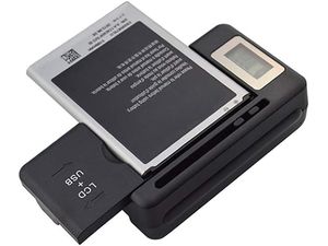 Univerzálna nabíjačka batérií s displejom pre 220V alebo USB zásuvku