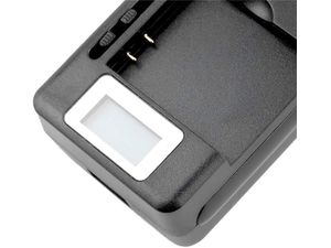 Univerzálna nabíjačka batérií s displejom pre 220V alebo USB zásuvku