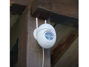 Vonkajšia otočná kamera EMOS GoSmart IP-800 WASP s WiFi, biela