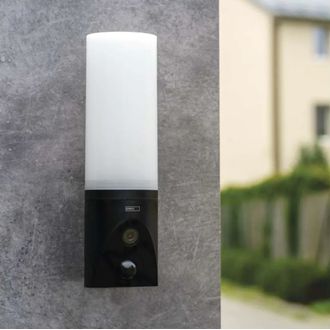 Vonkajšia otočná kamera EMOS GoSmart IP-310 TORCH s WiFi a svetlom, čierna