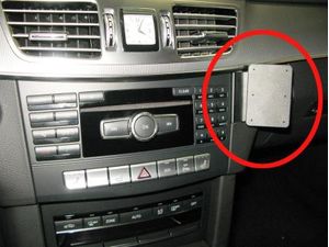 Brodit ProClip montážna konzola pre Mercedes Benz E-Class Sedan/Stationwagon 14-16, na stred