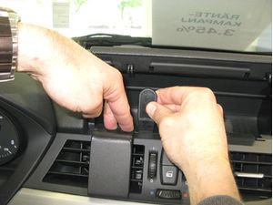 Brodit ProClip montážna konzola pre BMW Z4 09-16, na stred