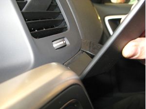 Brodit ProClip montážna konzola pre Volvo S60/V60 11-18, na stred