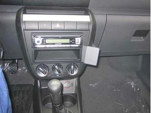 Brodit ProClip montážna konzola pre Volkswagen Fox 05-11, na stred